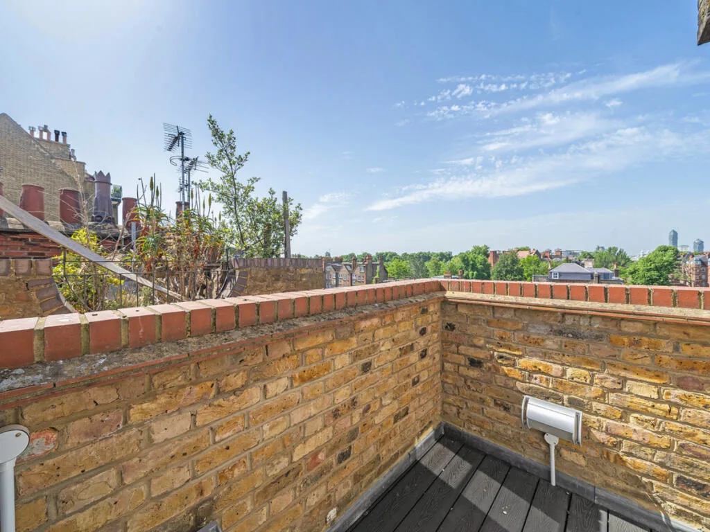 5 bedroom town house for rent