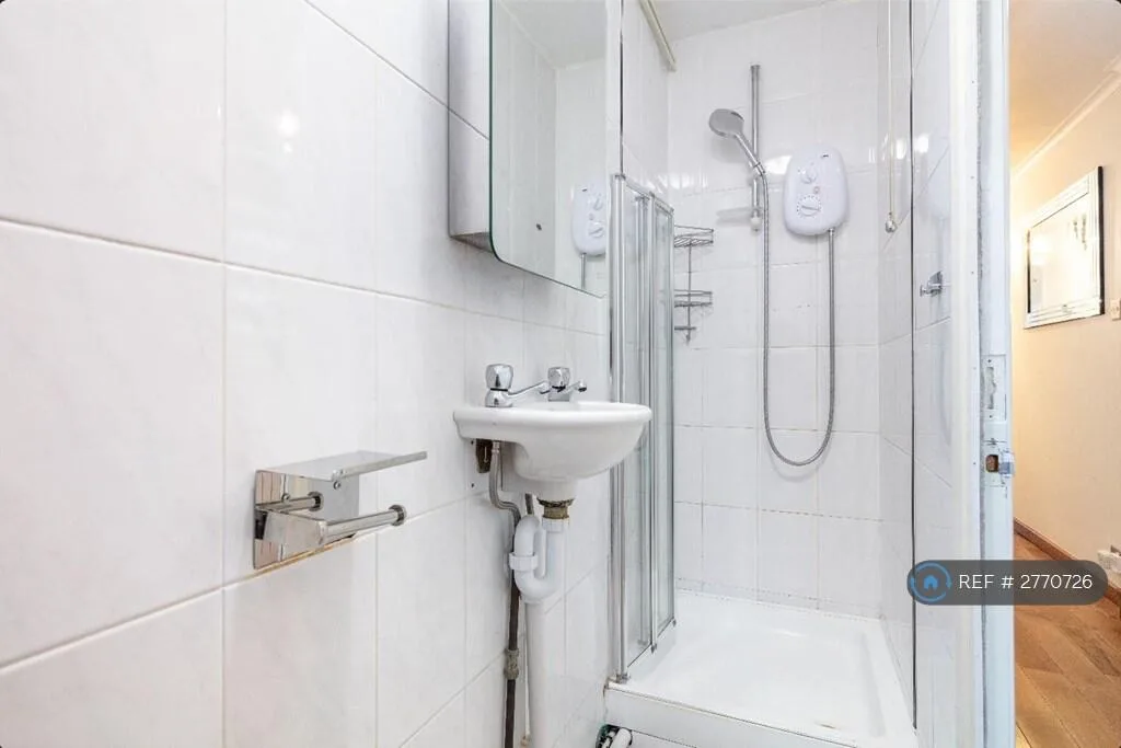 1 bedroom house share for rent
