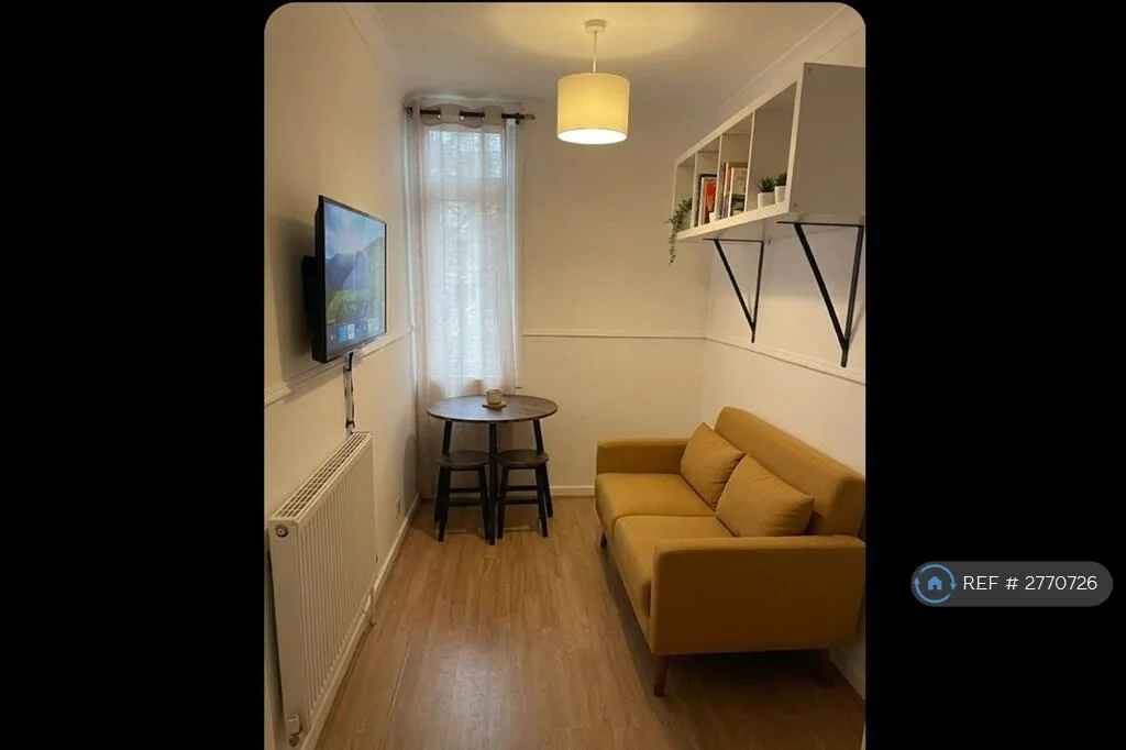 1 bedroom house share for rent