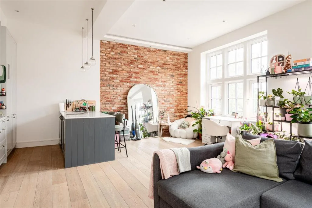 2 bedroom house for rent