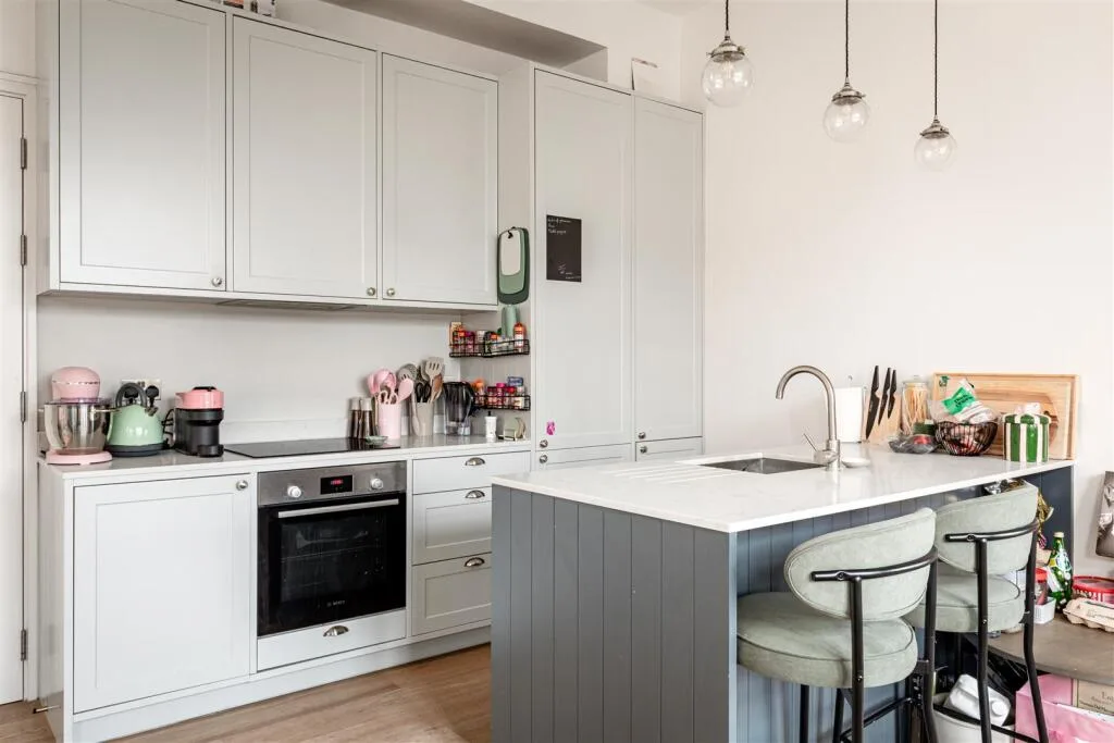 2 bedroom house for rent
