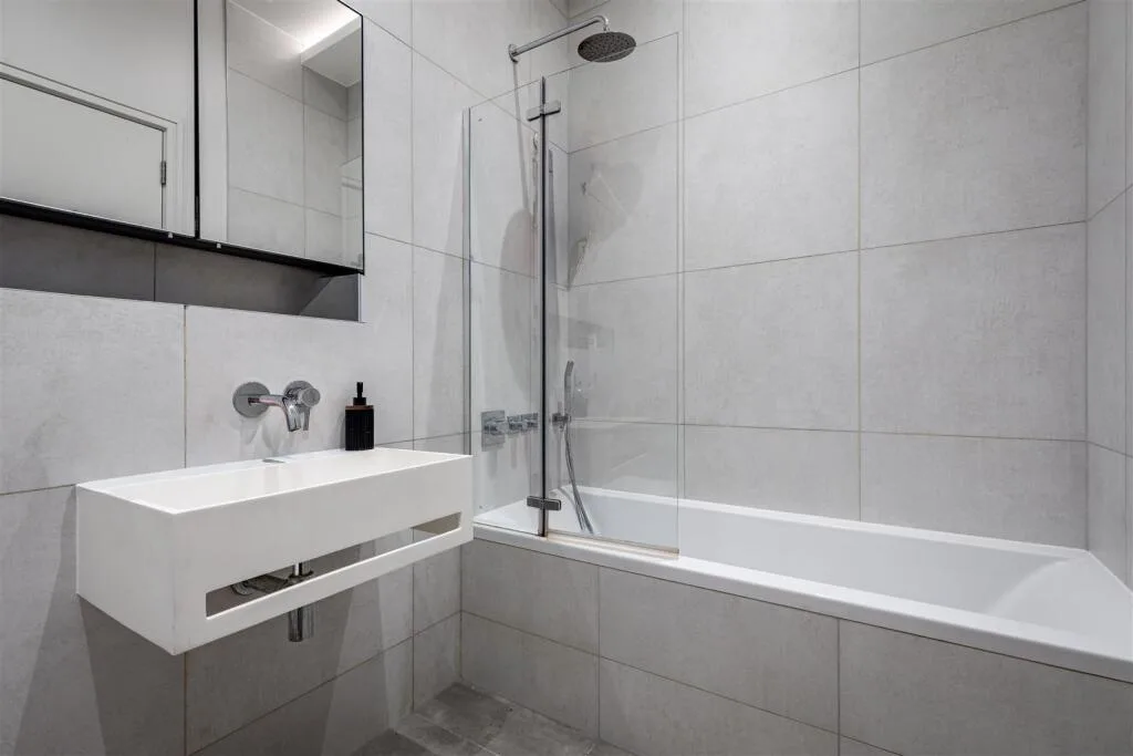 2 bedroom house for rent