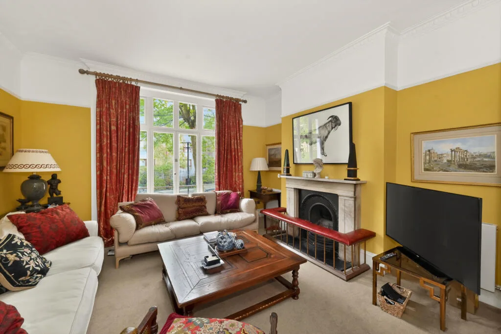 4 bedroom maisonette for rent