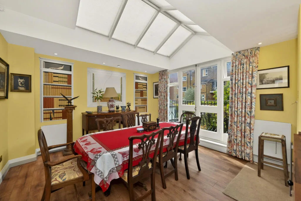 4 bedroom maisonette for rent