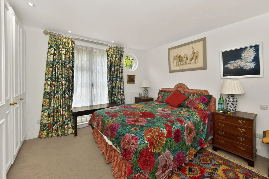 4 bedroom maisonette for rent