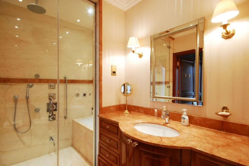 5 bedroom flat for rent