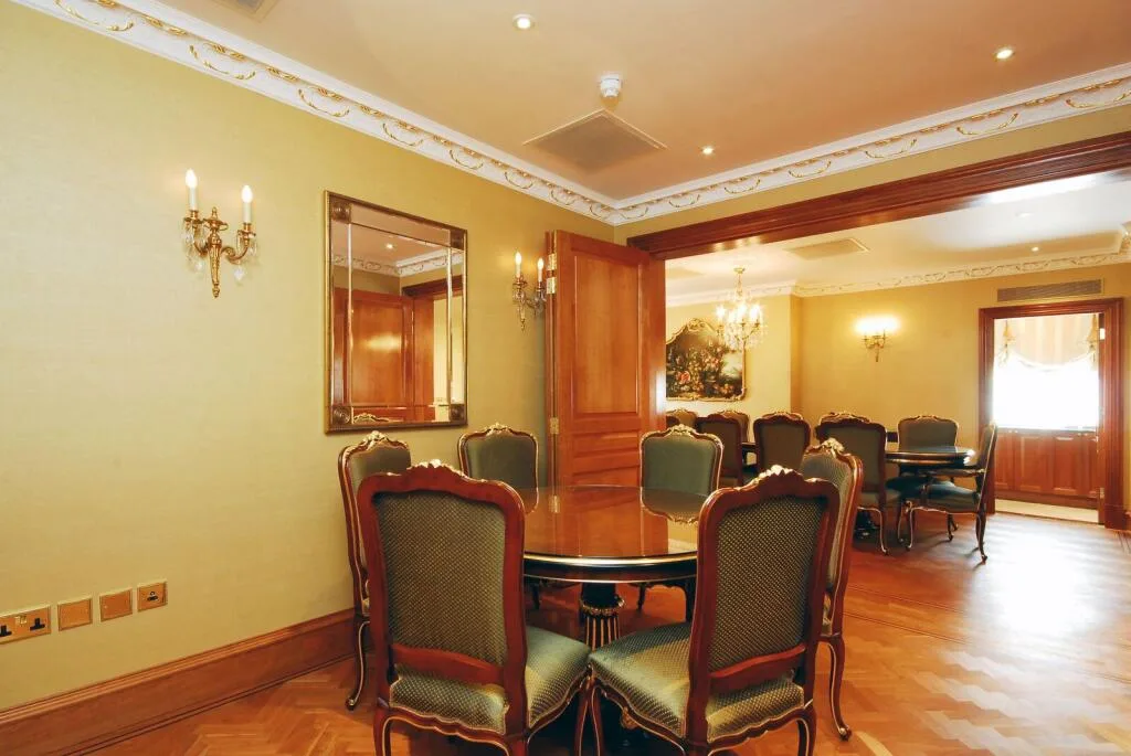 5 bedroom flat for rent