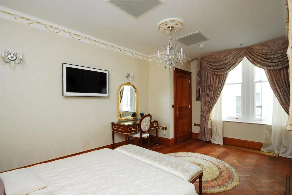 5 bedroom flat for rent
