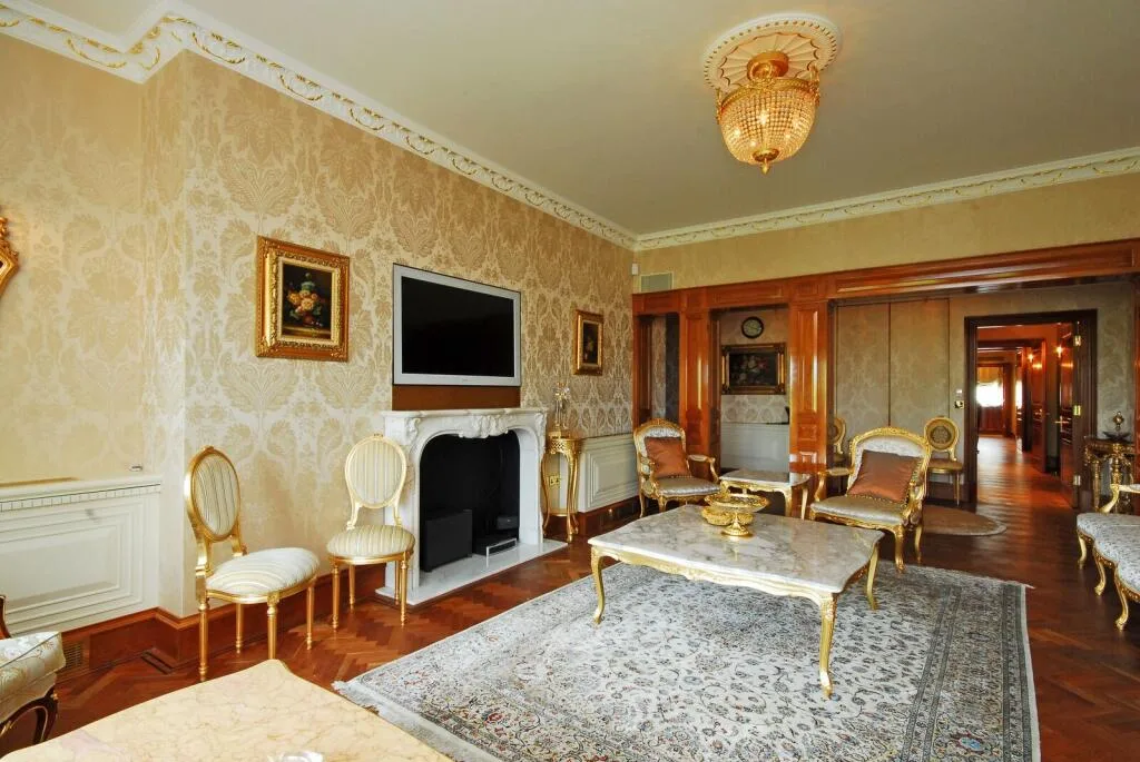 5 bedroom flat for rent