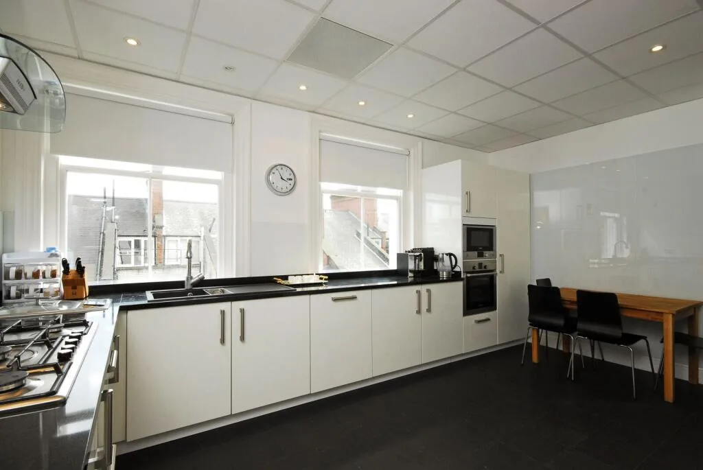 5 bedroom flat for rent