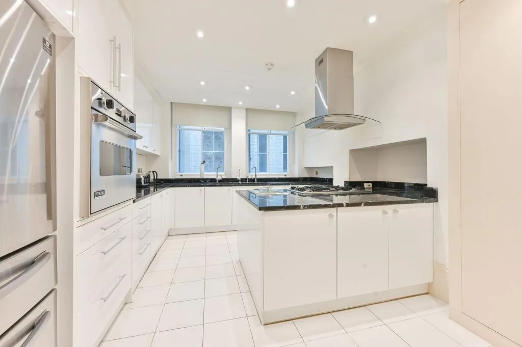 4 bedroom flat for rent