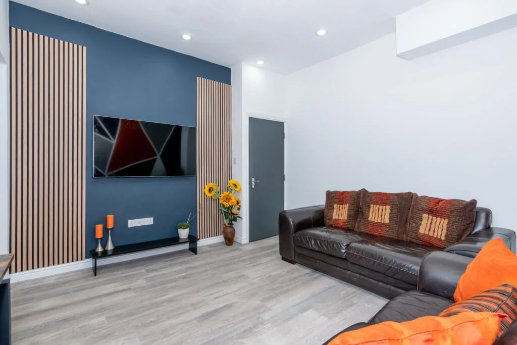 4 bedroom end of terrace house for rent