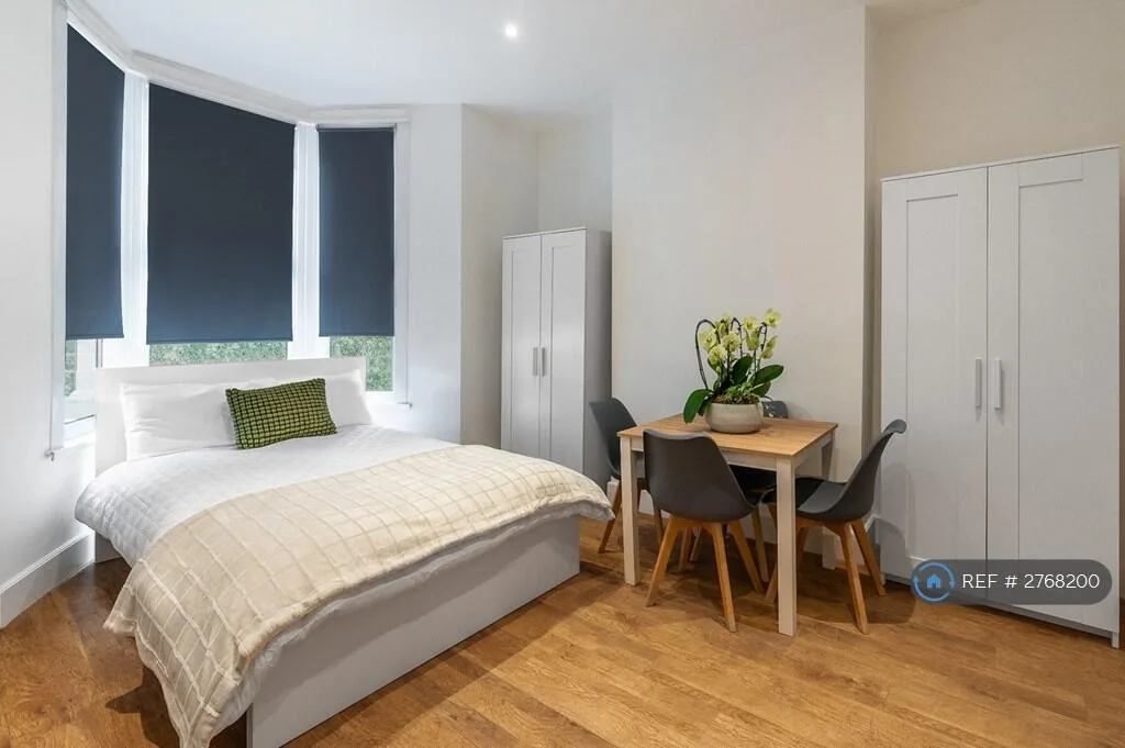 Studio flat for rent