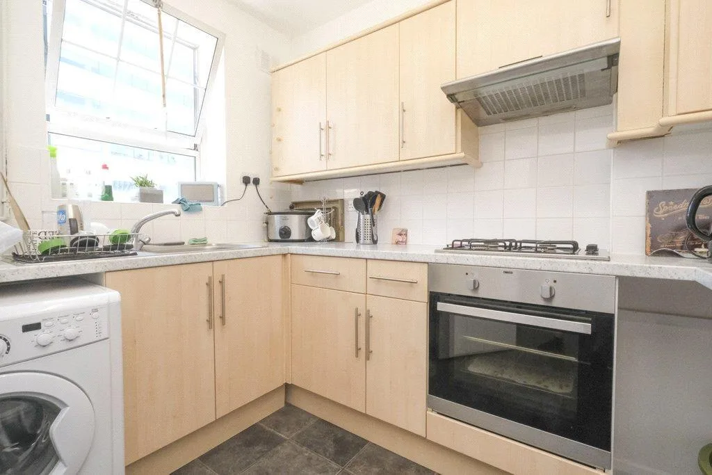 1 bedroom maisonette for rent