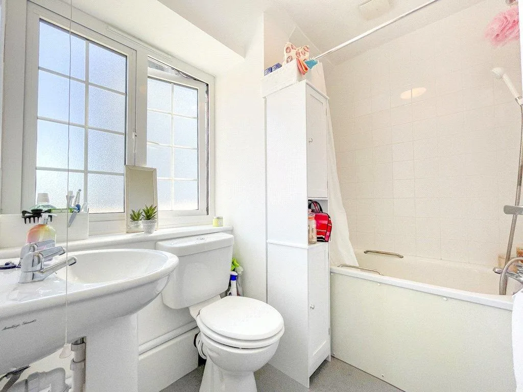 1 bedroom maisonette for rent