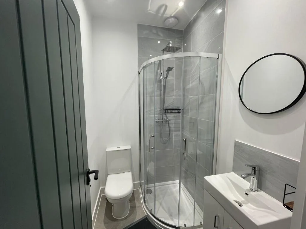 1 bedroom house share for rent