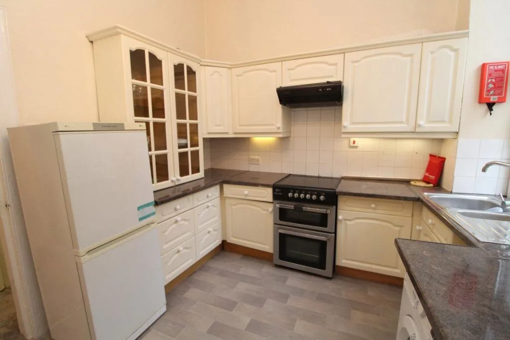 4 bedroom flat for rent