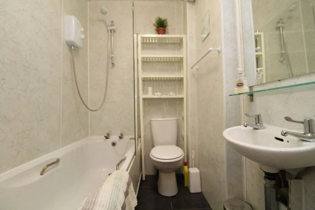 4 bedroom flat for rent