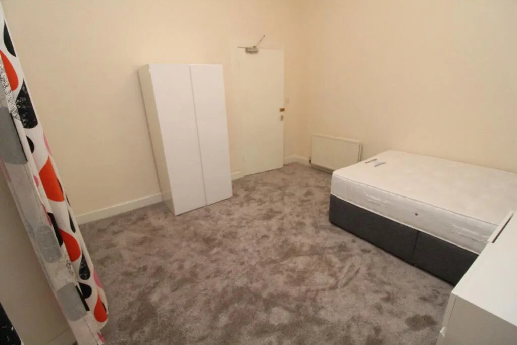 4 bedroom flat for rent
