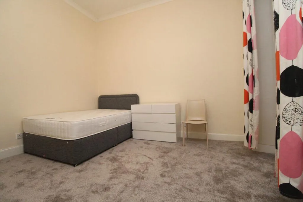 4 bedroom flat for rent