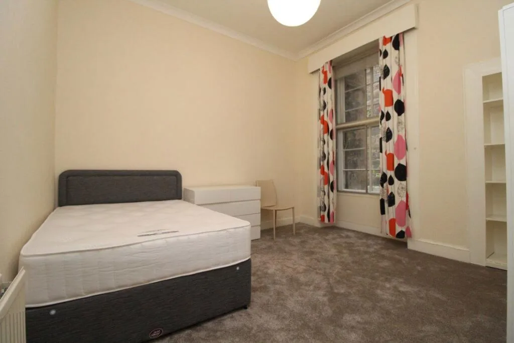 4 bedroom flat for rent