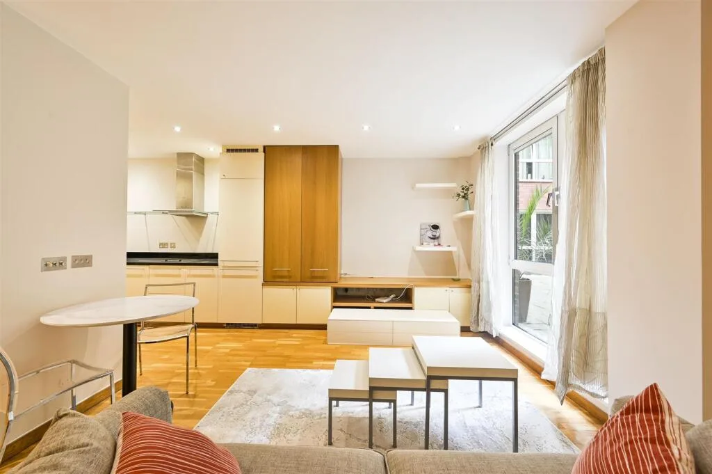 Studio flat for rent