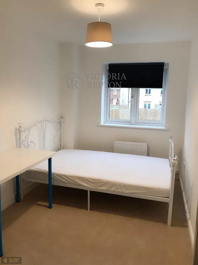 4 bedroom semi-detached house for rent