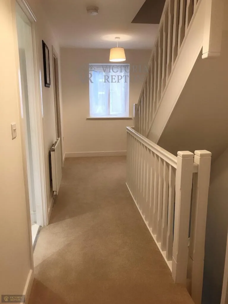 4 bedroom semi-detached house for rent