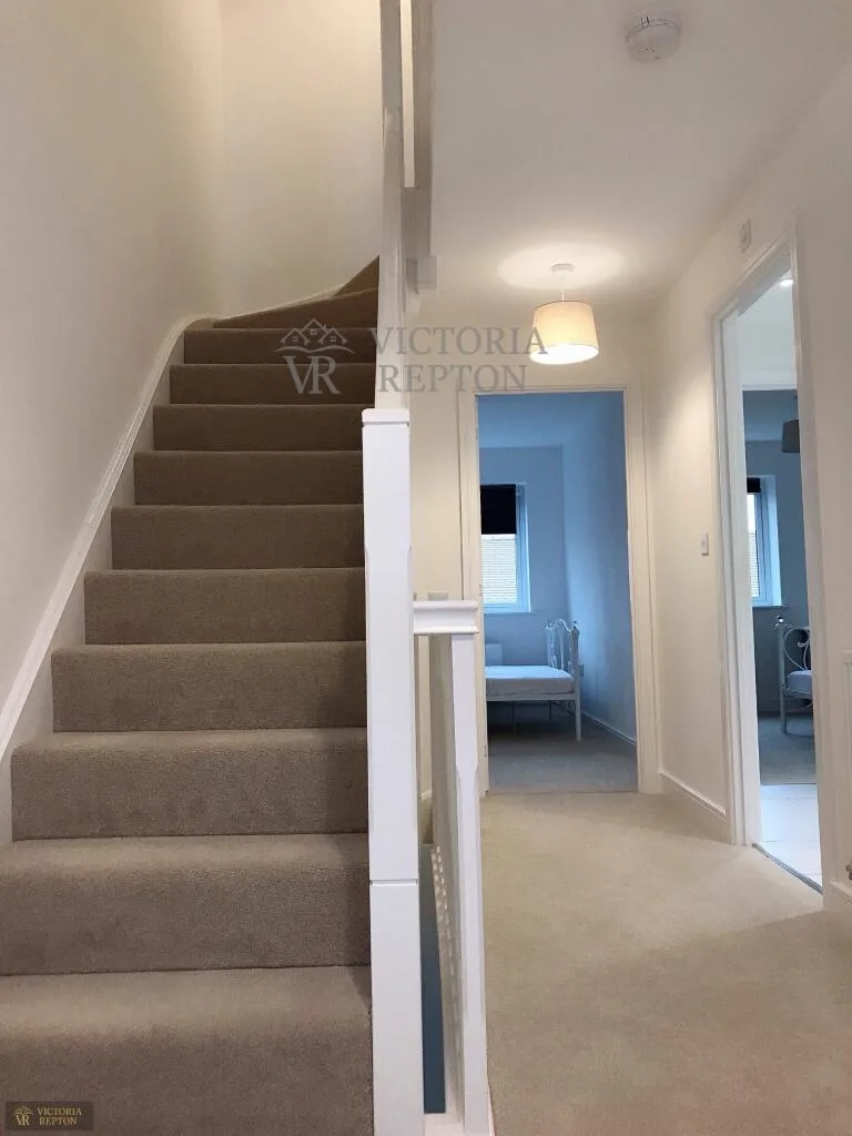 4 bedroom semi-detached house for rent