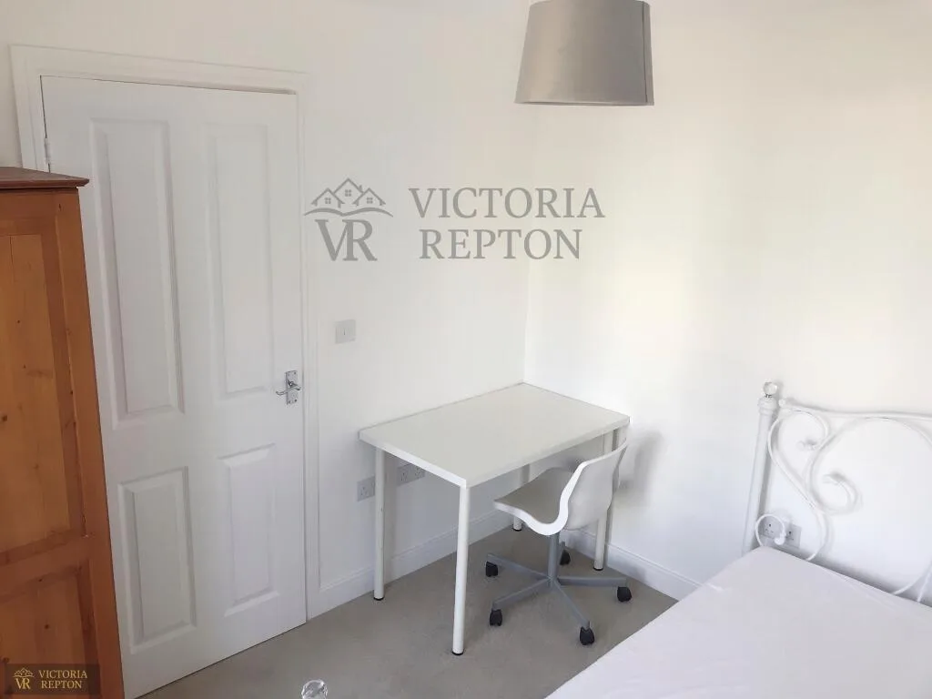 4 bedroom semi-detached house for rent