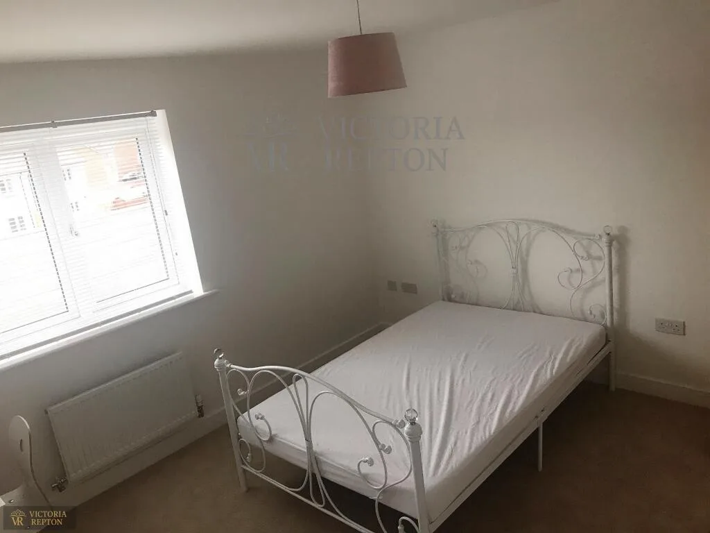4 bedroom semi-detached house for rent