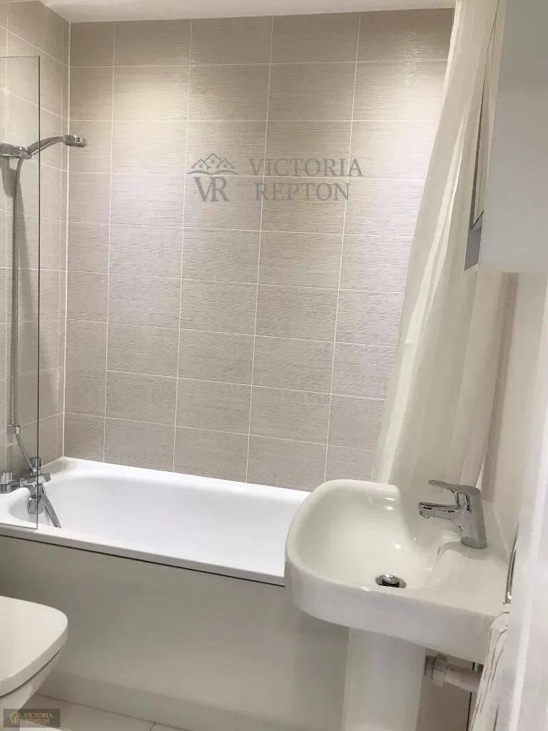 4 bedroom semi-detached house for rent