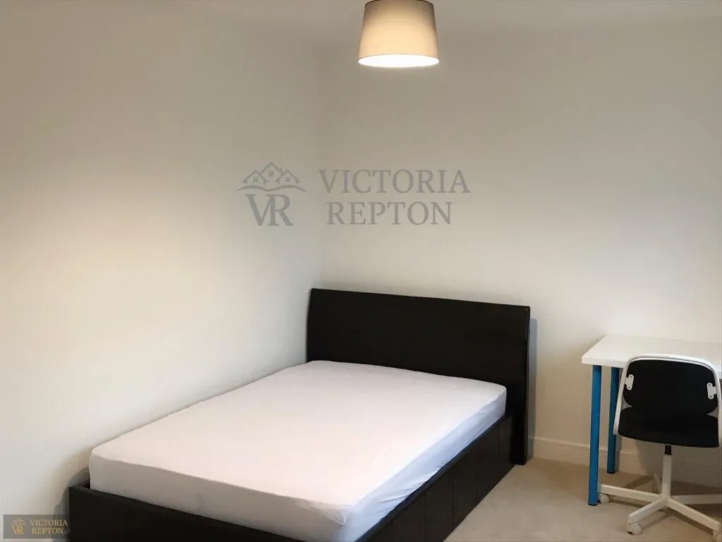4 bedroom semi-detached house for rent