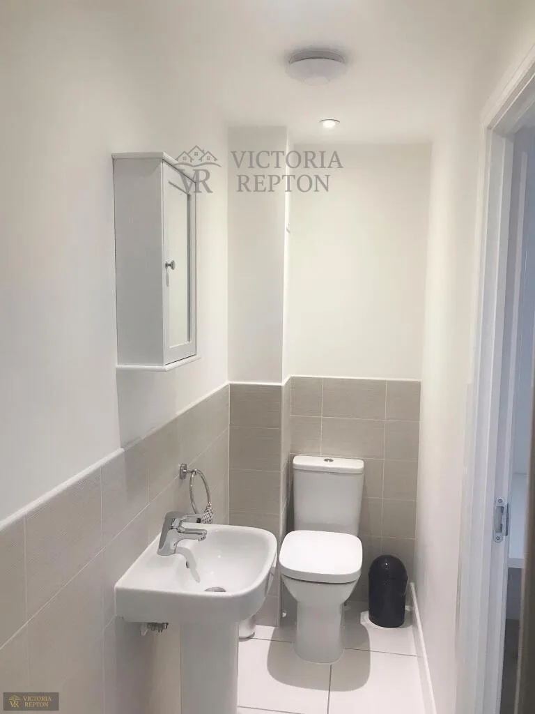 4 bedroom semi-detached house for rent