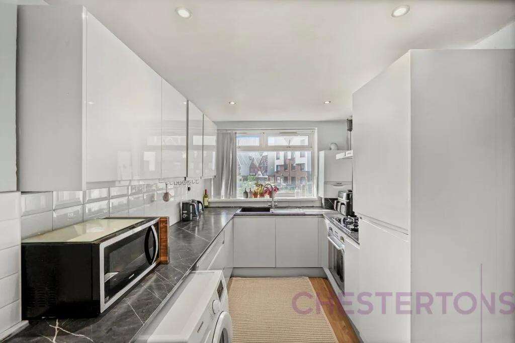 2 bedroom maisonette for rent