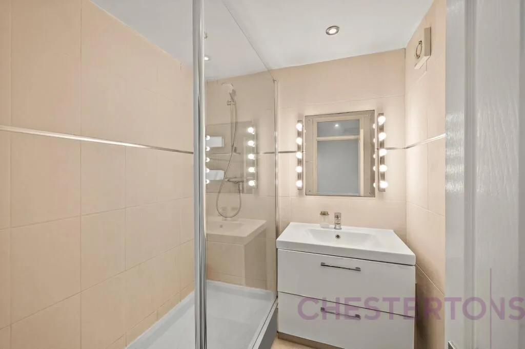 2 bedroom maisonette for rent