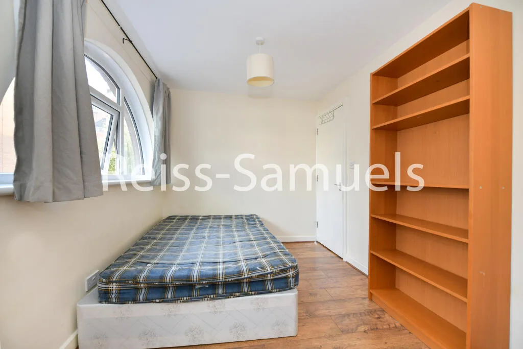 5 bedroom end of terrace house for rent