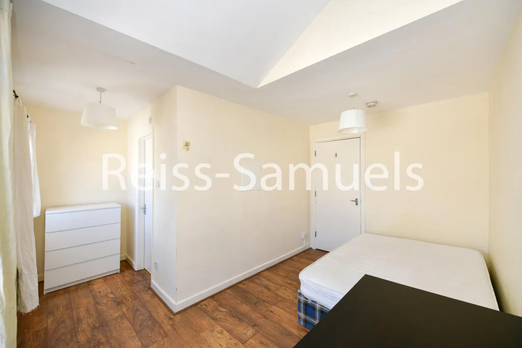 5 bedroom end of terrace house for rent