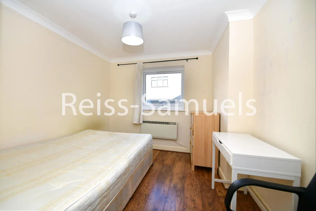 5 bedroom end of terrace house for rent