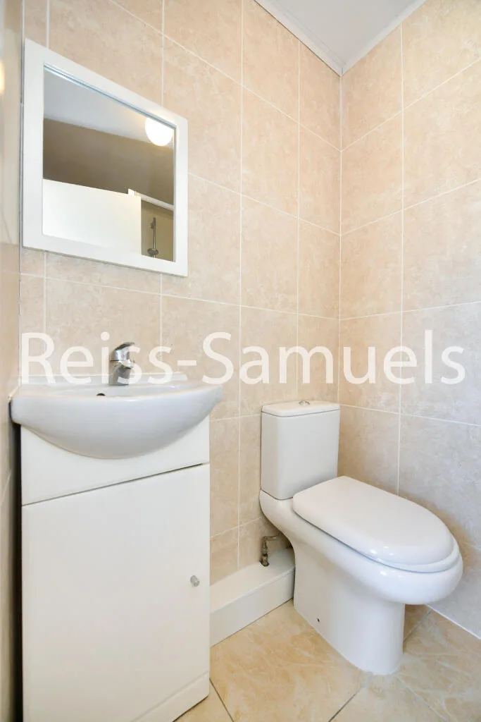 5 bedroom end of terrace house for rent