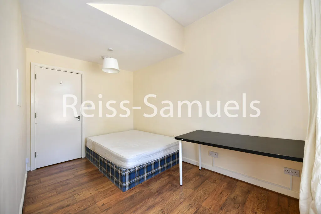 5 bedroom end of terrace house for rent