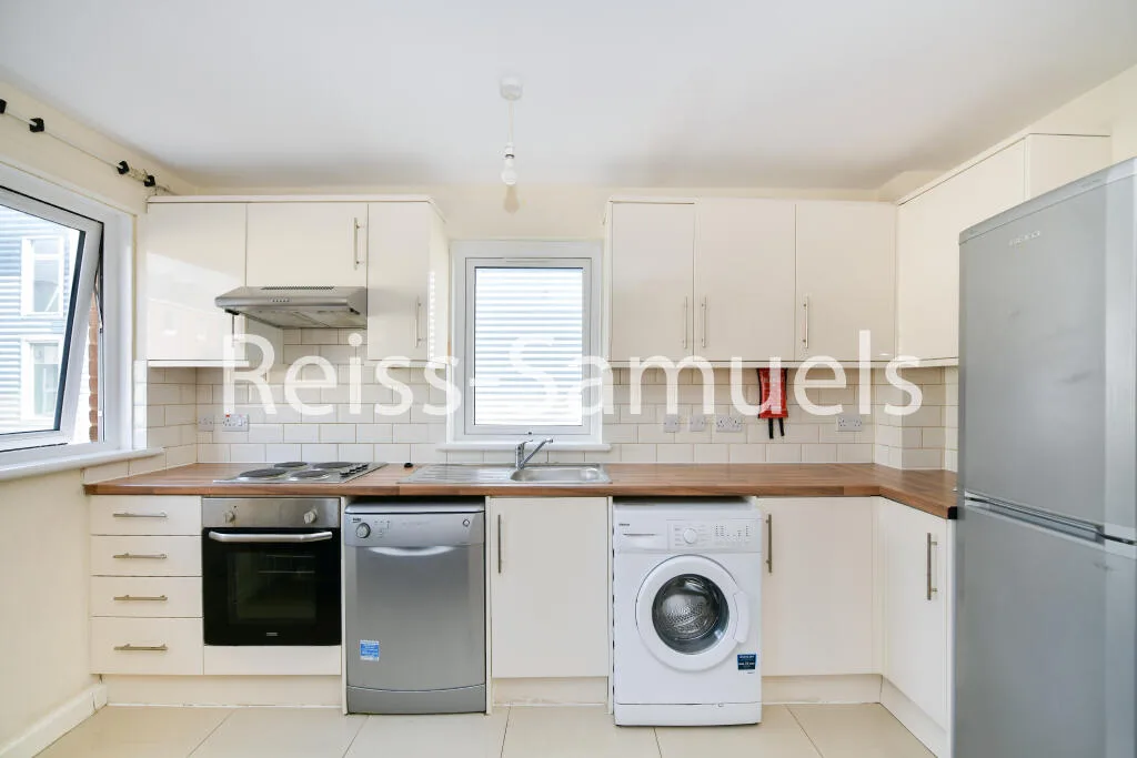 5 bedroom end of terrace house for rent