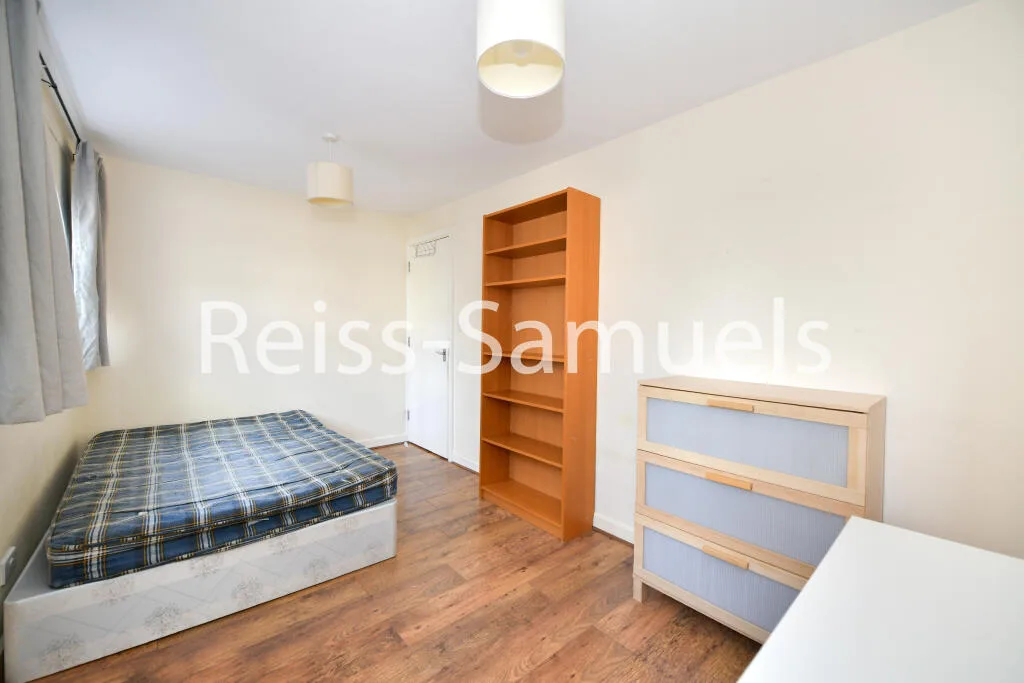 5 bedroom end of terrace house for rent
