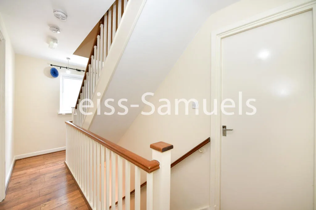 5 bedroom end of terrace house for rent
