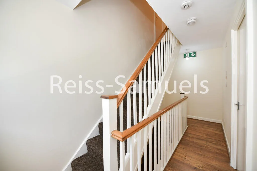 5 bedroom end of terrace house for rent
