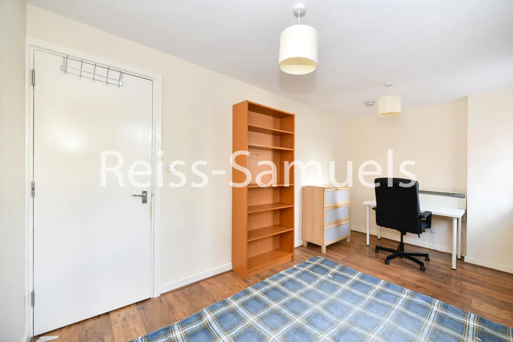 5 bedroom end of terrace house for rent