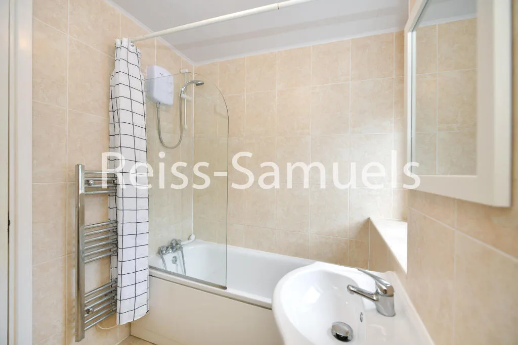5 bedroom end of terrace house for rent