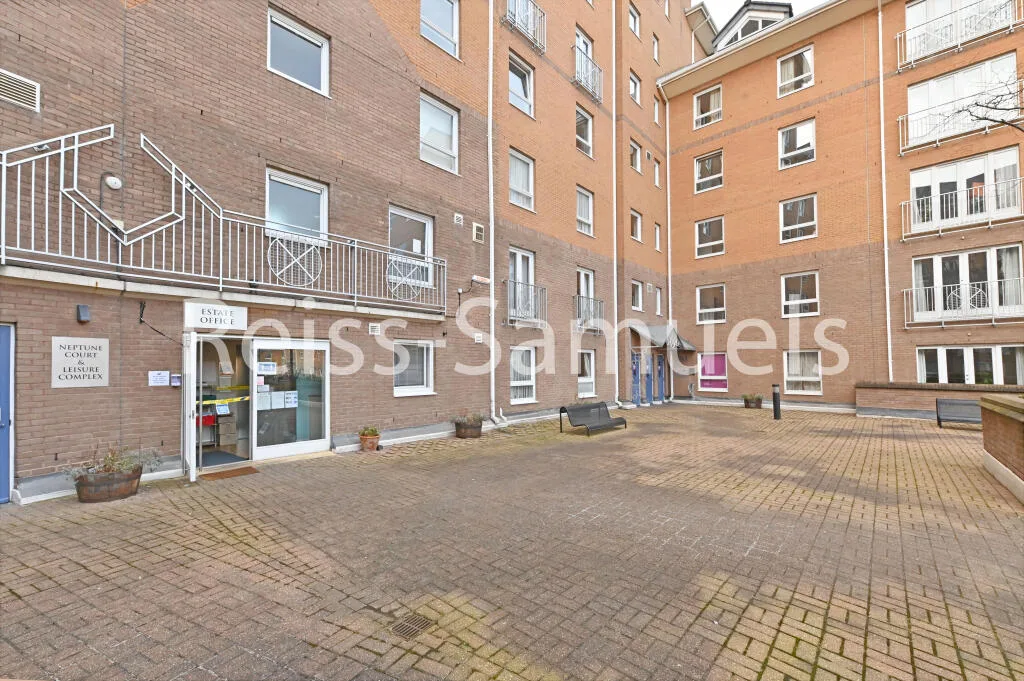 5 bedroom end of terrace house for rent