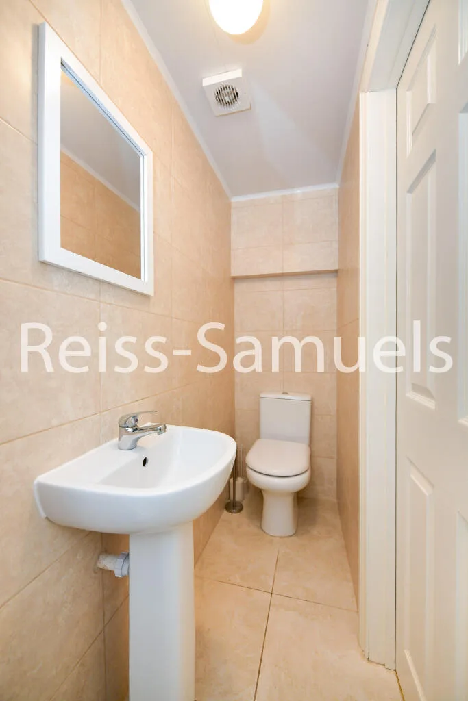 5 bedroom end of terrace house for rent