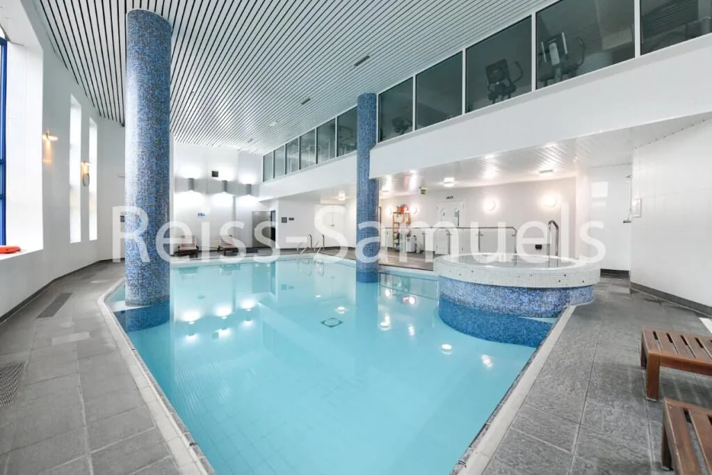 5 bedroom end of terrace house for rent